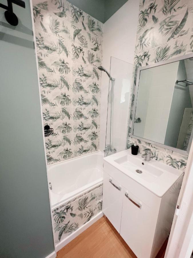 Appartement T2 Quartier Calme / Parking Gratuit Saint-Julien-les-Villas Exterior foto